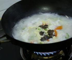 吃瓜浇海参,一场舌尖上的文化碰撞